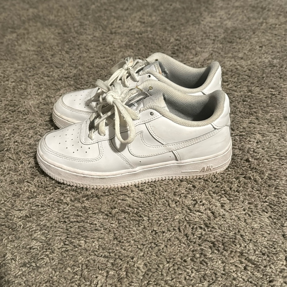 Nike Air Force Ones - White - Size 6Y